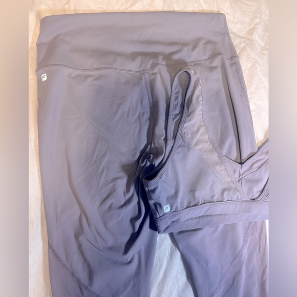 Work out set, fabletics top and bottoms - Picture 1 of 5